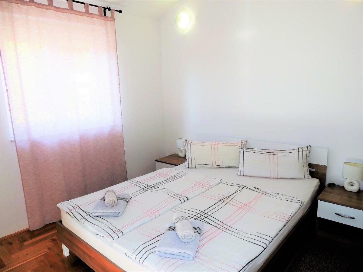 Apartment Cindy Laurana Esterno foto