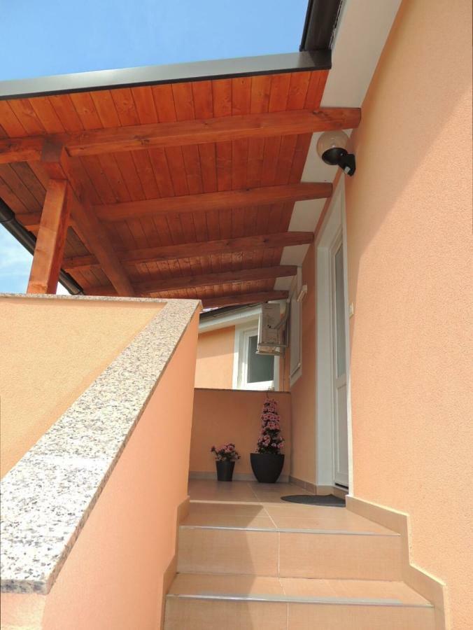 Apartment Cindy Laurana Esterno foto